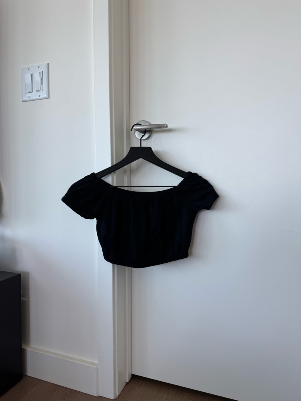 Wilfred Black Off-the-Shoulder Smocked Crop Top